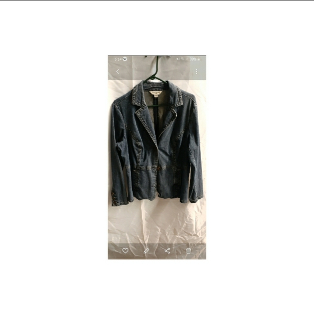 Jean jacket - Picture 2 of 8